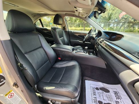Used 2013 Lexus LS 460 Luxury image 22