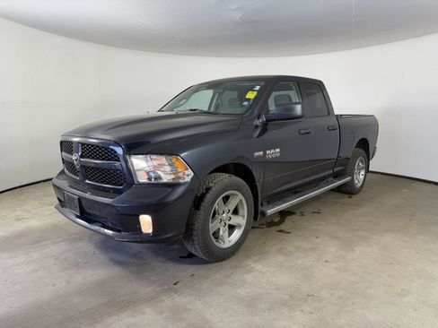 Used 2018 RAM 1500 Express w/ Express Value Package AWD/4WD image 12