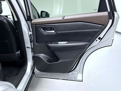 Certified 2023 Nissan Rogue SV w/ SV Premium B Package AWD/4WD image 17