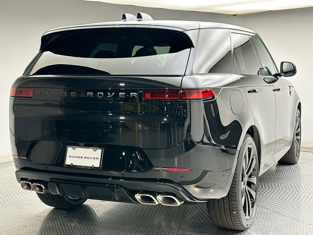 New 2027 Land Rover Range Rover Sport Dynamic SE AWD/4WD image 3
