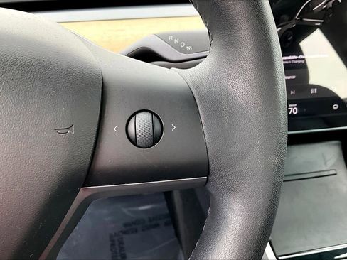 Used 2020 Tesla Model 3 Standard Range Plus image 21