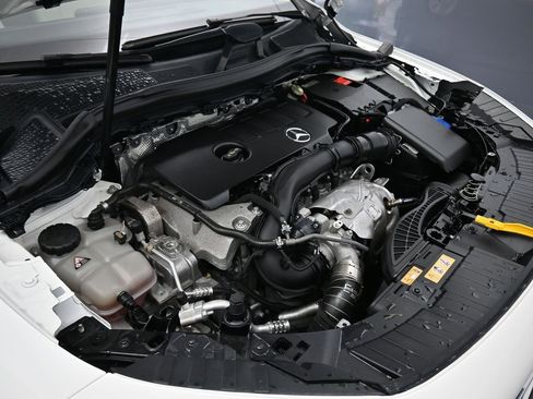 Used 2021 Mercedes-Benz GLA 250 4MATIC image 50