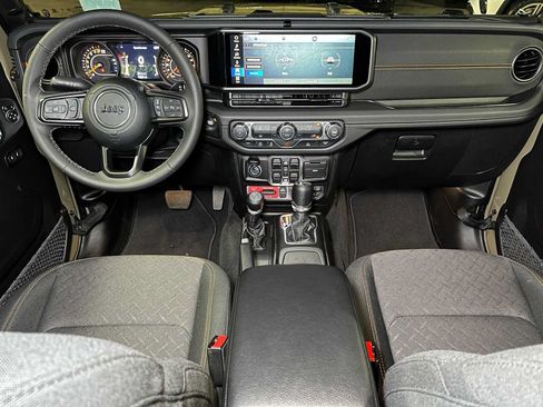Used 2026 Jeep Gladiator Mojave AWD/4WD image 40