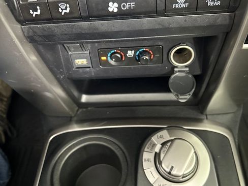 Used 2023 Toyota 4Runner Limited image 15