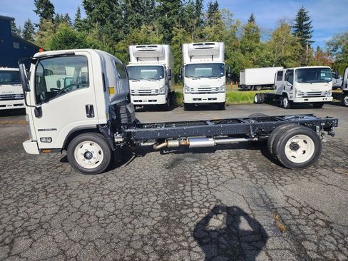 New 2025 Isuzu NPR image 6