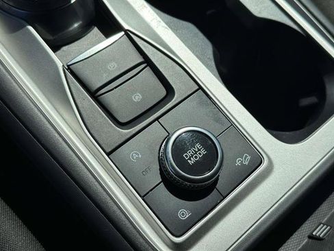 Used 2023 Ford Explorer XLT AWD/4WD image 42