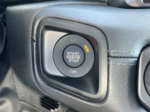 New 2024 Jeep Wrangler Unlimited Rubicon w/ Technology Group image 17