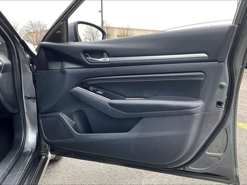Used 2022 Nissan Altima 2.5 SV w/ SV Premium Package FWD image 27