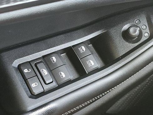 Used 2024 Jeep Grand Cherokee L Laredo image 13