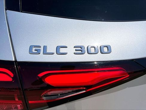 Used 2023 Mercedes-Benz GLC 300 image 10