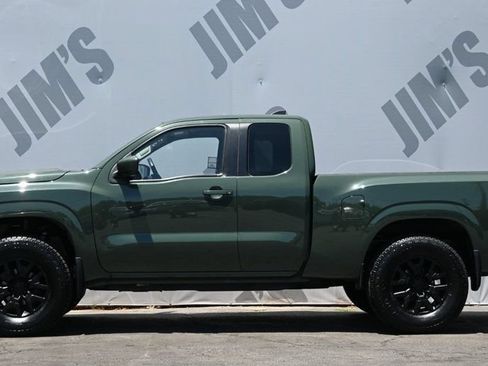 Used 2022 Nissan Frontier SV w/ Technology Package AWD/4WD image 8