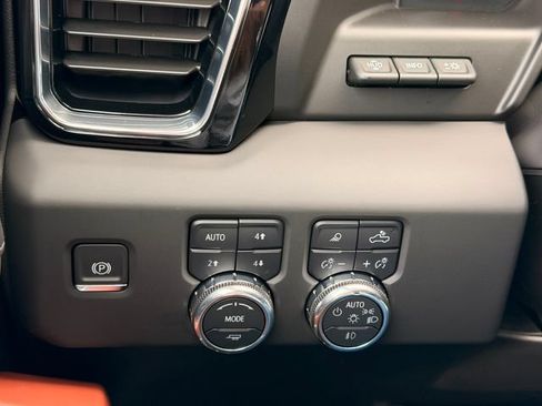 Used 2025 GMC Sierra 1500 Denali Ultimate AWD/4WD image 18