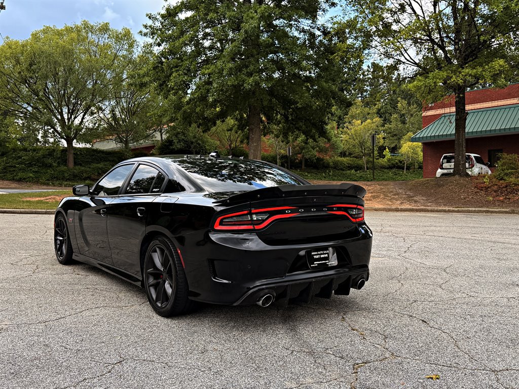 Used 2016 Dodge Charger R/T Scat Pack w/ Beats Audio Group RWD image 7