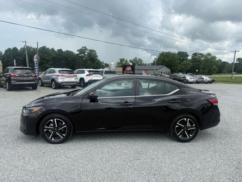 Used 2024 Nissan Sentra SV FWD image 2
