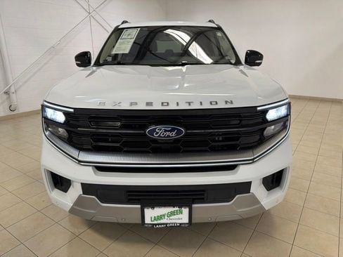 Used 2025 Ford Expedition Max Platinum AWD/4WD image 9