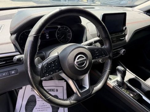 Used 2022 Nissan Altima 2.5 SR FWD image 16