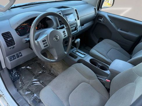 Used 2016 Nissan Frontier SV image 12