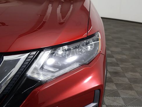 Used 2020 Nissan Rogue SV AWD/4WD image 12