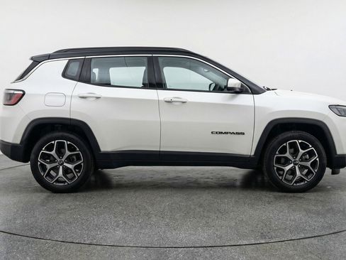 Used 2025 Jeep Compass Limited AWD/4WD image 11