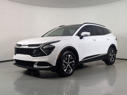 Used 2025 Kia Sportage EX w/ Premium Package FWD image 3