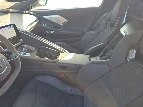 Used 2022 Chevrolet Corvette Stingray Premium Cpe w/ Z51 Performance Package image 26