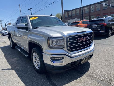 Used 2019 GMC Sierra 1500 SLE w/ SLE Value Package AWD/4WD image 11