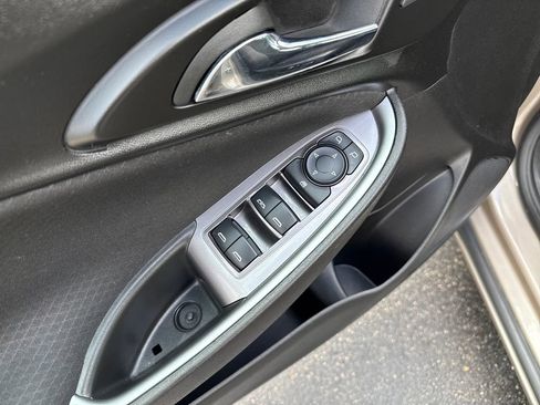 Used 2023 Chevrolet Malibu LT FWD image 26