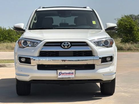 Used 2023 Toyota 4Runner Limited AWD/4WD image 2