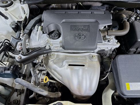Used 2016 Toyota Camry LE FWD image 38