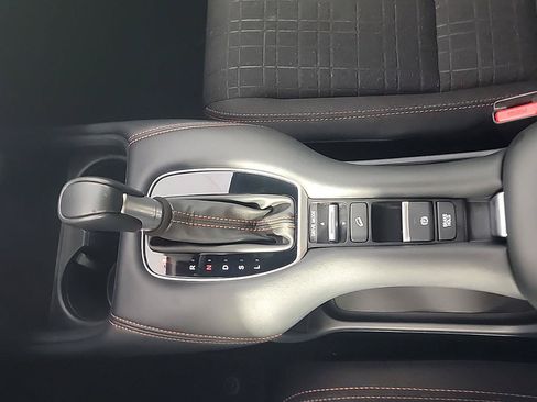 Certified 2024 Honda HR-V Sport image 32