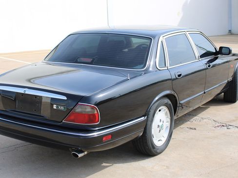 Used 1995 Jaguar XJ6 RWD image 28
