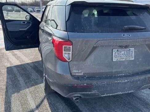 Certified 2022 Ford Explorer XLT w/ Equipment Group 202A image 19