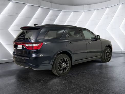 Used 2024 Dodge Durango SXT w/ SXT Blacktop Group RWD image 4