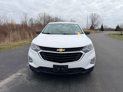Used 2021 Chevrolet Equinox LS image 3