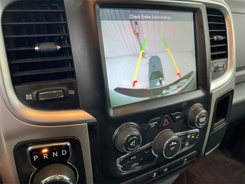 Used 2016 RAM 1500 Classic SLT w/ SLT Plus D￩cor Group image 14