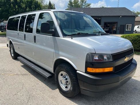 Used 2020 Chevrolet Express 3500 LS RWD image 2