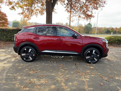 New 2026 Nissan Kicks SR w/ SR Premium Package image 8