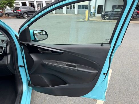 Used 2022 Chevrolet Spark LT FWD image 28