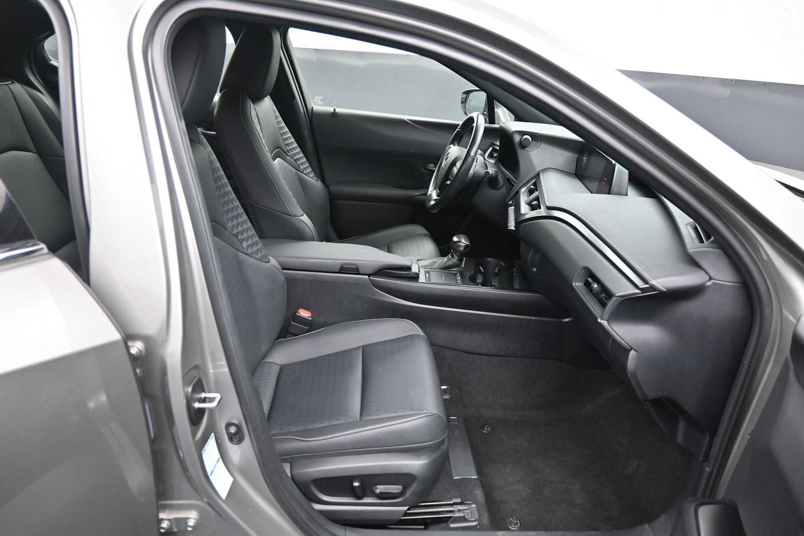 Used 2020 Lexus UX 250h w/ Accessory Package 2 AWD/4WD image 24