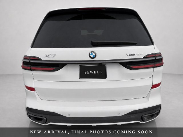 Used 2025 BMW X7 xDrive40i w/ M Sport Package AWD/4WD image 5