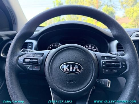 Used 2016 Kia Sorento FWD image 13
