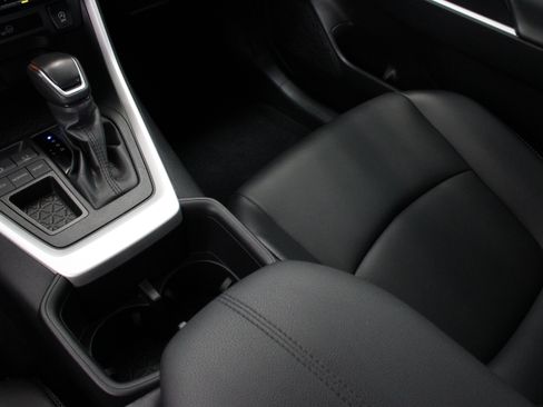 Used 2025 Toyota RAV4 XLE Premium FWD image 17