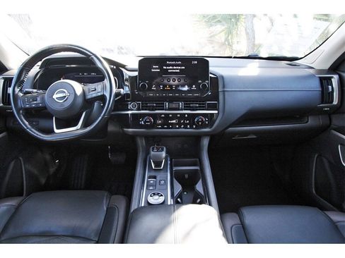 Certified 2023 Nissan Pathfinder Platinum image 9