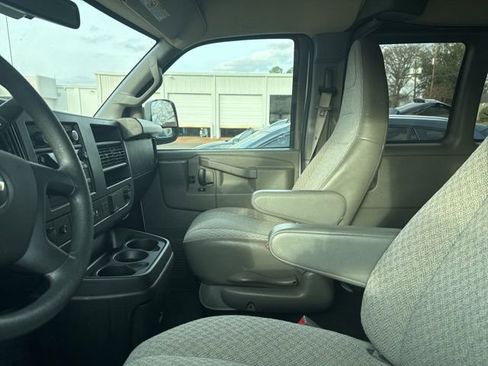 Used 2023 Chevrolet Express 3500 LT w/ LT Preferred Equipment Group image 7