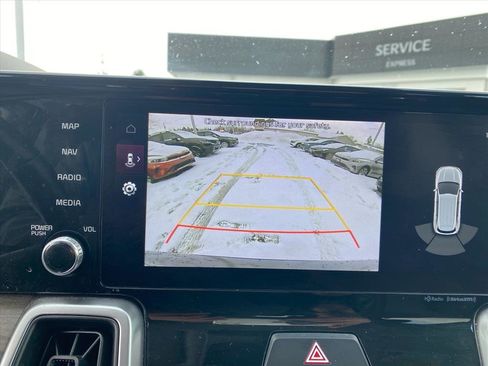 Certified 2023 Kia Sorento S w/ Panoramic Sunroof Package image 18