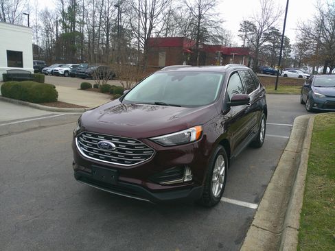 Used 2022 Ford Edge SEL w/ Convenience Package image 6