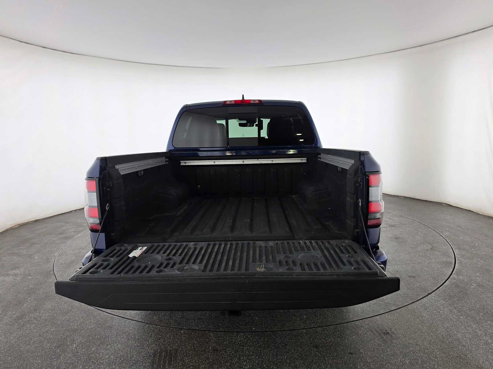 Used 2023 Nissan Frontier PRO-4X w/ Pro-4X Premium Package AWD/4WD image 14