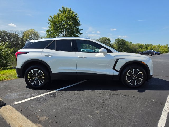 Used 2024 Chevrolet Blazer EV LT AWD/4WD image 9