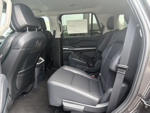 New 2027 Lincoln Navigator Premiere AWD/4WD image 6