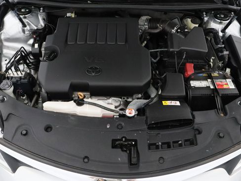 Used 2018 Toyota Avalon Limited image 42